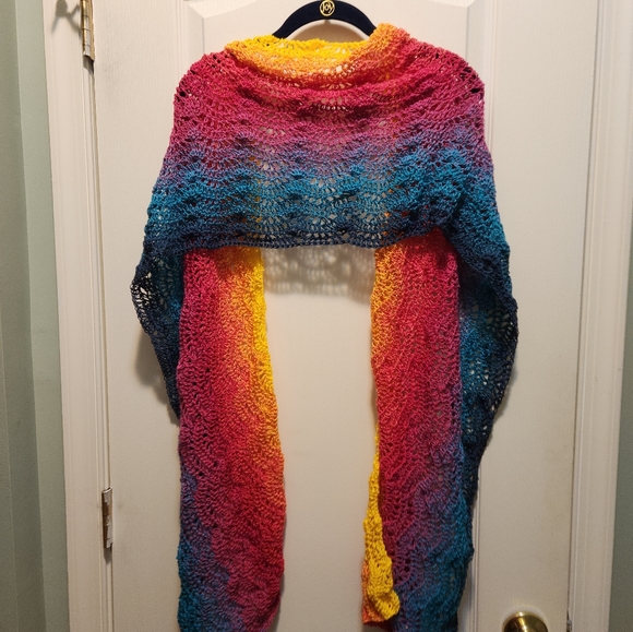 Plus size wrap shawl - Picture 3 of 4